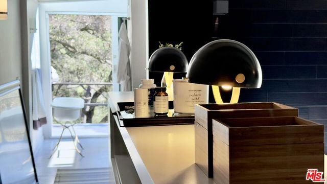 19562 Cave Way, Topanga, CA 90290