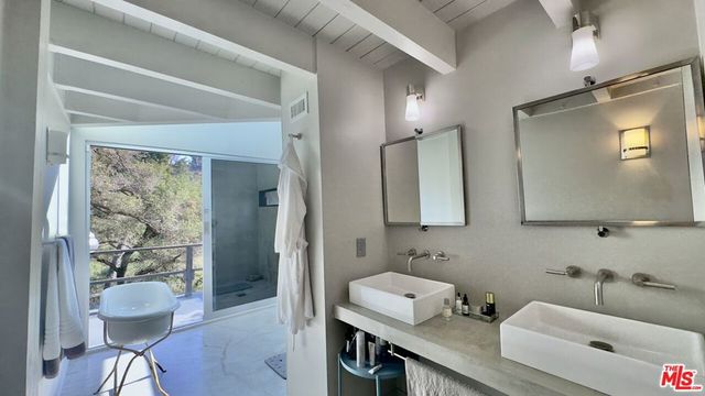 19562 Cave Way, Topanga, CA 90290