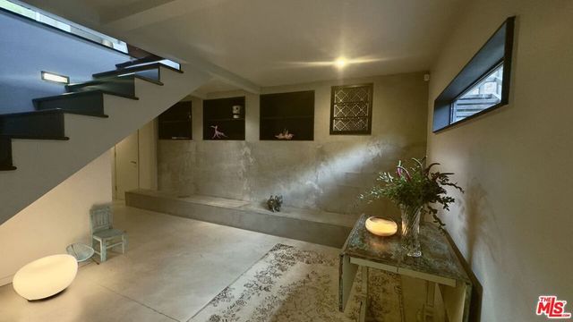 19562 Cave Way, Topanga, CA 90290