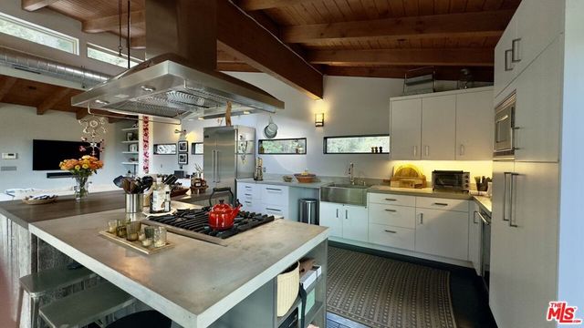 19562 Cave Way, Topanga, CA 90290