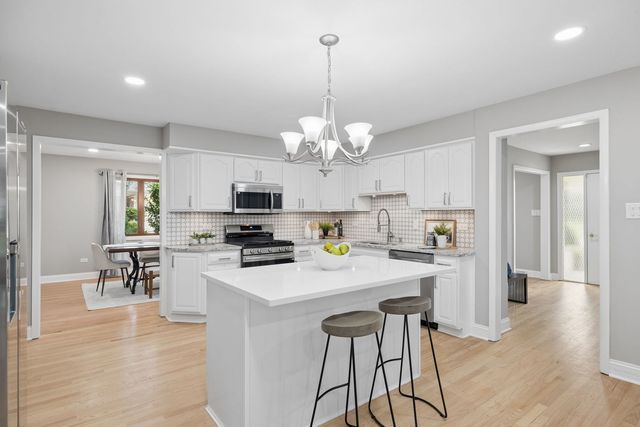 8226 Bob O Link Road, Orland Park, IL 60462