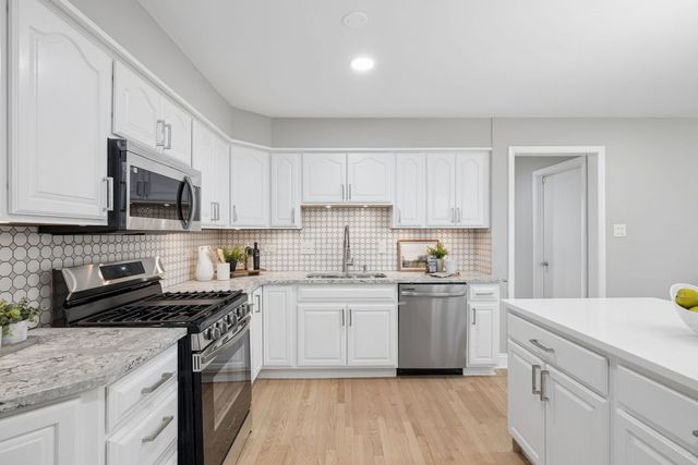 8226 Bob O Link Road, Orland Park, IL 60462