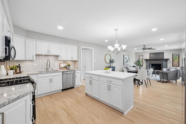 8226 Bob O Link Road, Orland Park, IL 60462