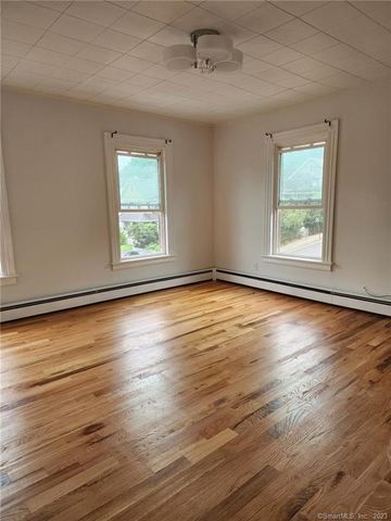 53 Cliff Street, Shelton, CT 06484