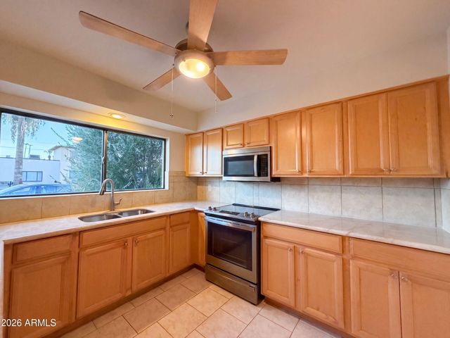 7700 E MEADOWBROOK Avenue, Scottsdale, AZ 85251