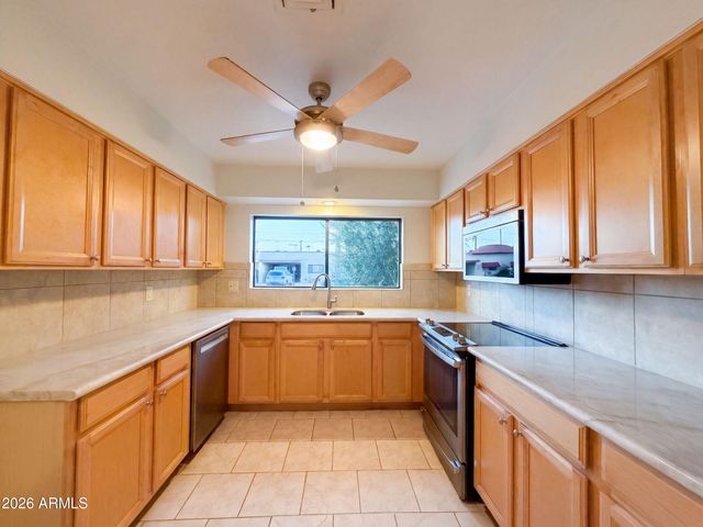 7700 E MEADOWBROOK Avenue, Scottsdale, AZ 85251