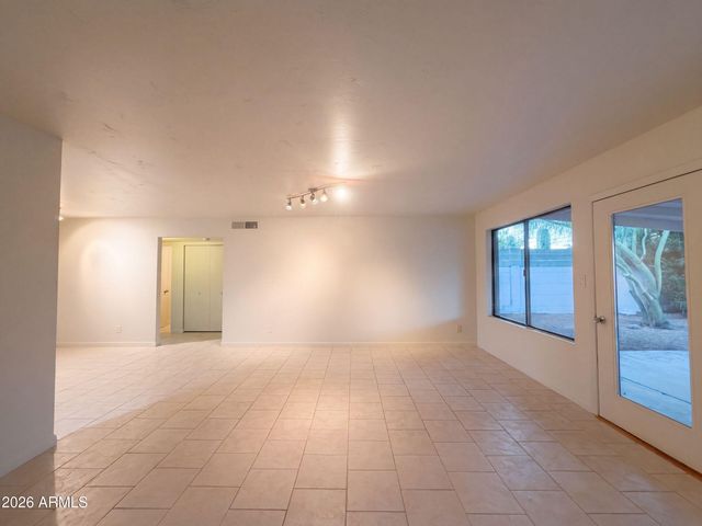 7700 E MEADOWBROOK Avenue, Scottsdale, AZ 85251