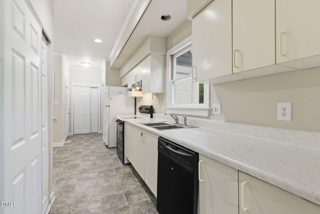 102 Markham Drive, Chapel Hill, NC 27514