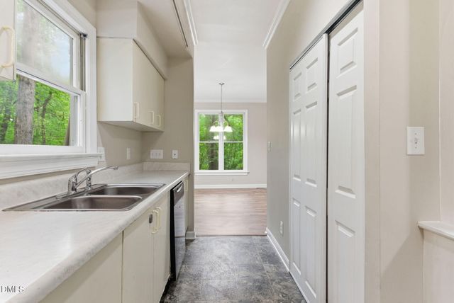 102 Markham Drive, Chapel Hill, NC 27514