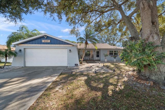 8227 DENISE DRIVE E, Seminole, FL 33777