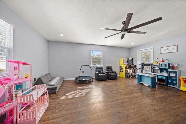 8227 DENISE DRIVE E, Seminole, FL 33777