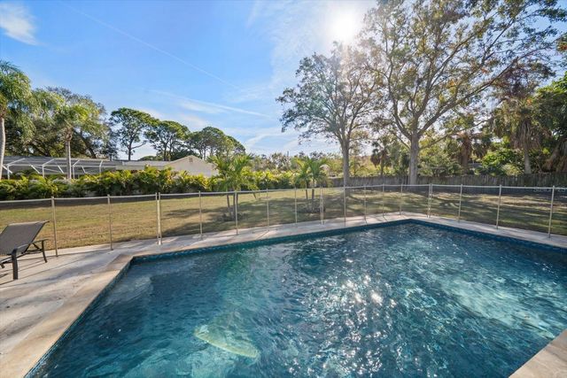 8227 DENISE DRIVE E, Seminole, FL 33777