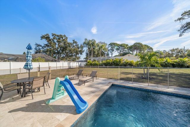 8227 DENISE DRIVE E, Seminole, FL 33777