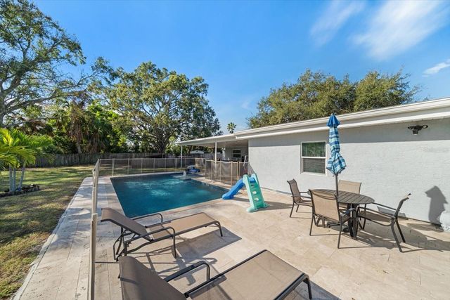 8227 DENISE DRIVE E, Seminole, FL 33777