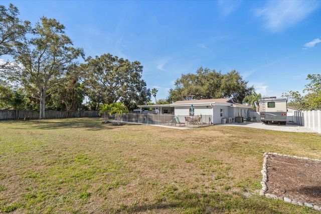 8227 DENISE DRIVE E, Seminole, FL 33777