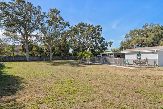 8227 DENISE DRIVE E, Seminole, FL 33777