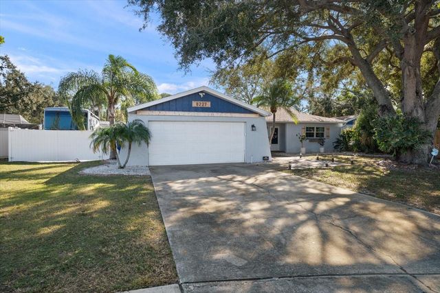 8227 DENISE DRIVE E, Seminole, FL 33777