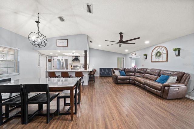 8227 DENISE DRIVE E, Seminole, FL 33777