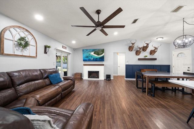 8227 DENISE DRIVE E, Seminole, FL 33777