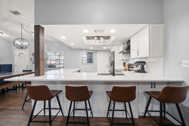 8227 DENISE DRIVE E, Seminole, FL 33777