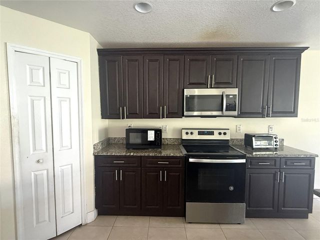 30909 SONNET GLEN DRIVE, Wesley Chapel, FL 33543