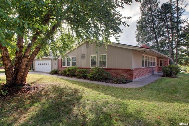 328 Lincoln Hill NW, Quincy, IL 62301