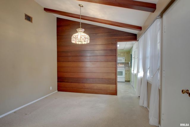 328 Lincoln Hill NW, Quincy, IL 62301