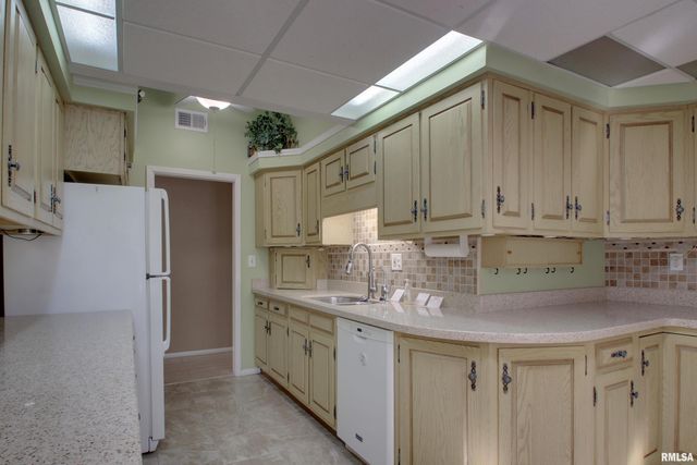 328 Lincoln Hill NW, Quincy, IL 62301