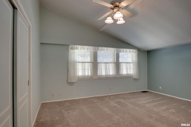 328 Lincoln Hill NW, Quincy, IL 62301