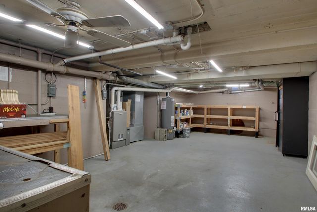 328 Lincoln Hill NW, Quincy, IL 62301