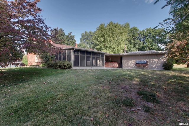 328 Lincoln Hill NW, Quincy, IL 62301