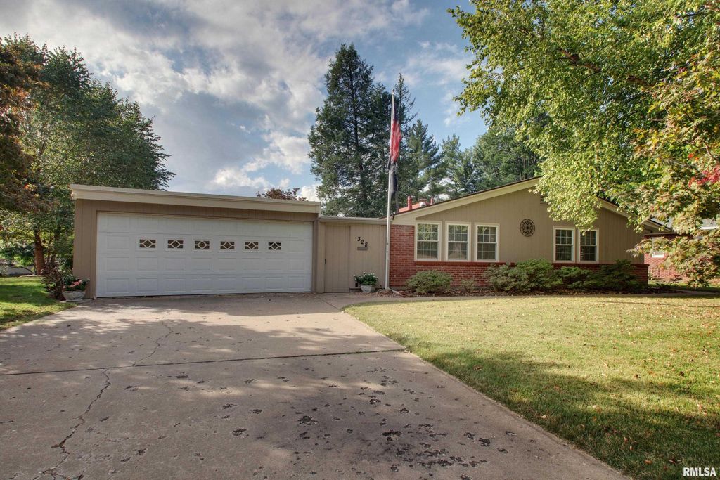 328 Lincoln Hill NW, Quincy, IL 62301