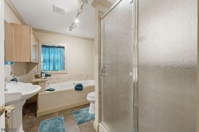 81 Sergeantsville Rd, Raritan Twp., NJ 08822