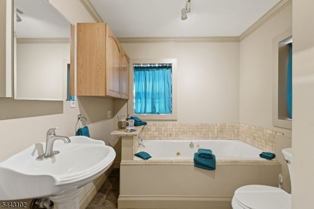 81 Sergeantsville Rd, Raritan Twp., NJ 08822