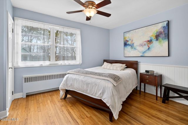 1041 Niskayuna Road, Niskayuna, NY 12309