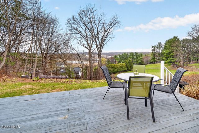 1041 Niskayuna Road, Niskayuna, NY 12309