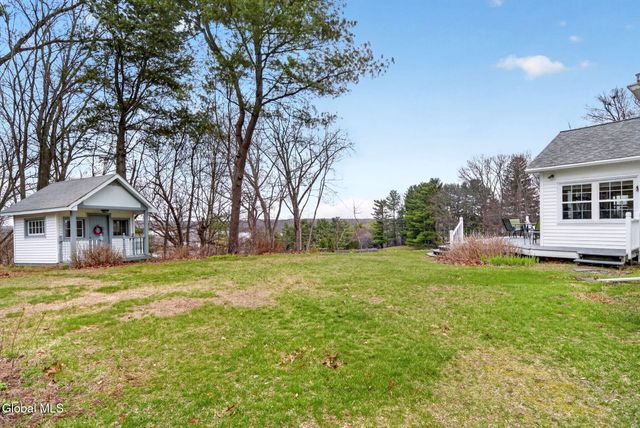 1041 Niskayuna Road, Niskayuna, NY 12309