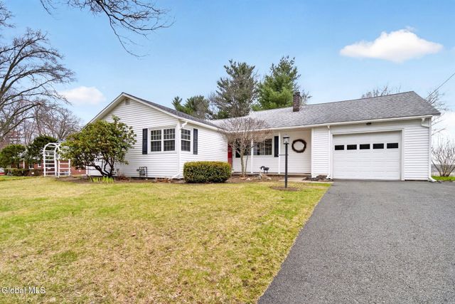 1041 Niskayuna Road, Niskayuna, NY 12309