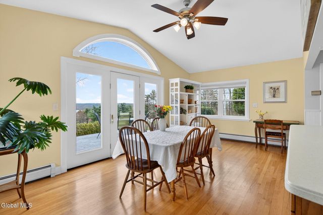 1041 Niskayuna Road, Niskayuna, NY 12309