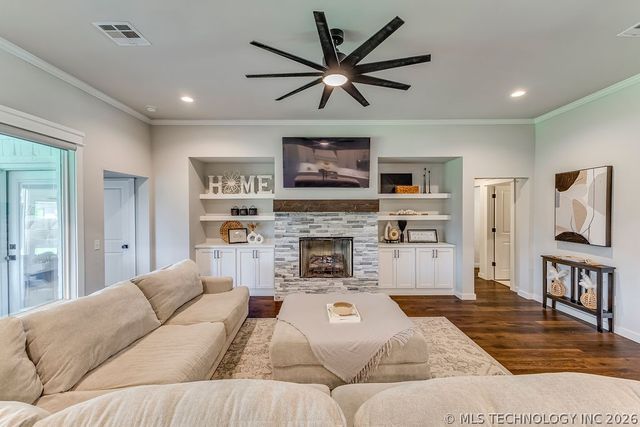 6747 E 128th Street S, Bixby, OK 74008