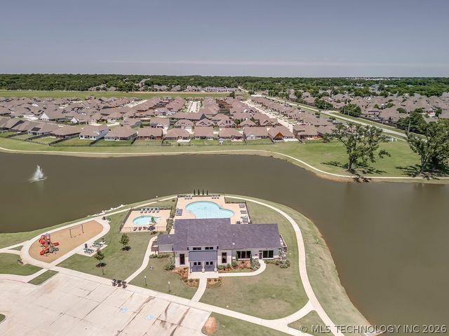 6747 E 128th Street S, Bixby, OK 74008