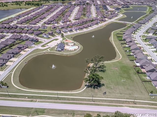 6747 E 128th Street S, Bixby, OK 74008
