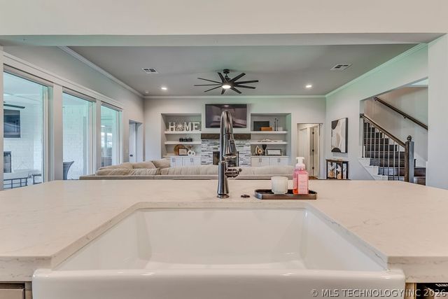 6747 E 128th Street S, Bixby, OK 74008