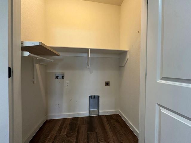 1048 Roanoke Ln, Kerrville, TX 78028