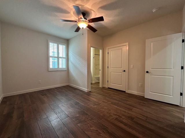 1048 Roanoke Ln, Kerrville, TX 78028