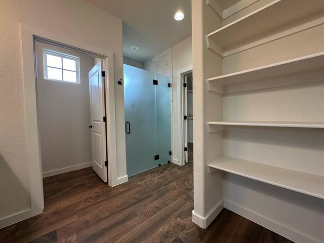 1048 Roanoke Ln, Kerrville, TX 78028