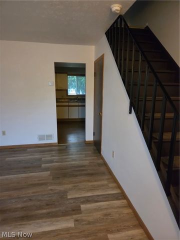 240 Lilac Circle, Barberton, OH 44203