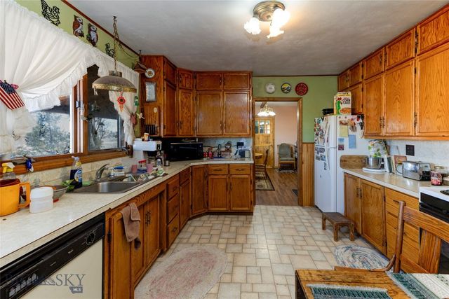 25 Becker Lane, Wilsall, MT 59086