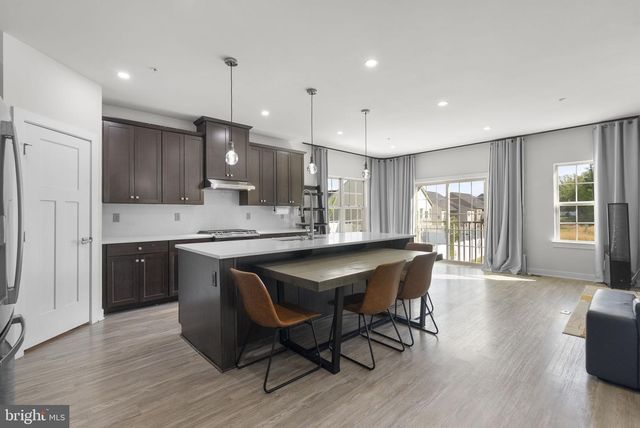 9801 PASSAGE DR, Upper Marlboro, MD 20772