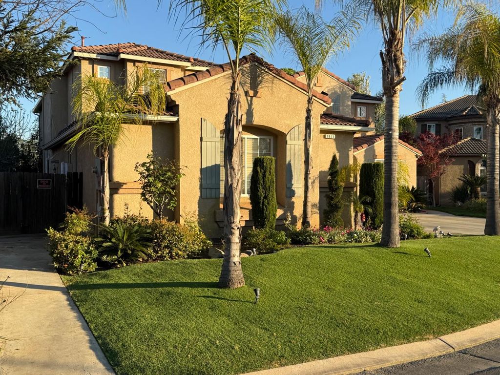 Image 2 of property listing at 9615 N Willey Court, Fresno, CA 93720